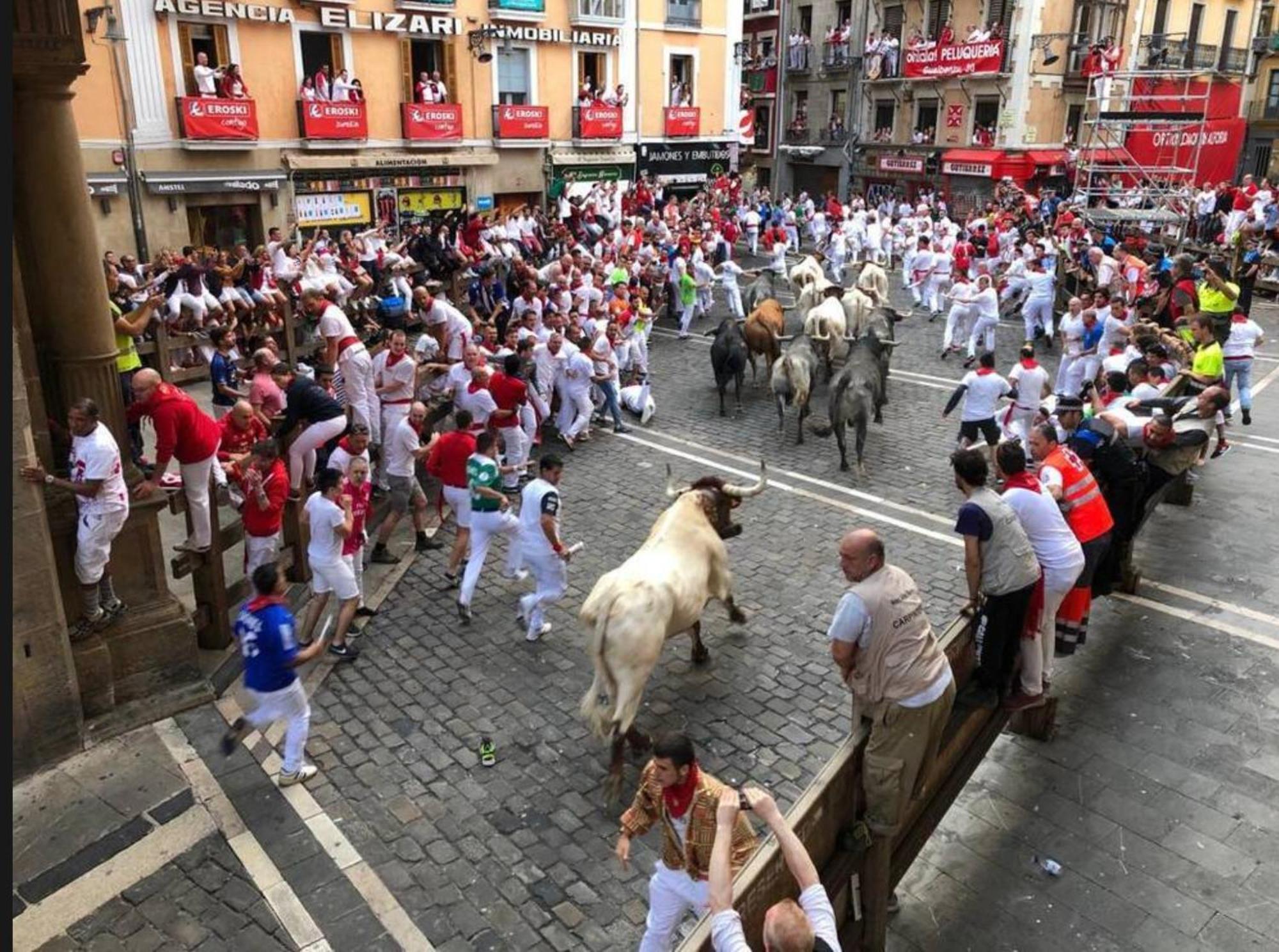 Tuapartamento Vistas Directas Al Encierro - Mercaderes 9 - Lägenhet Pamplona Exteriör bild